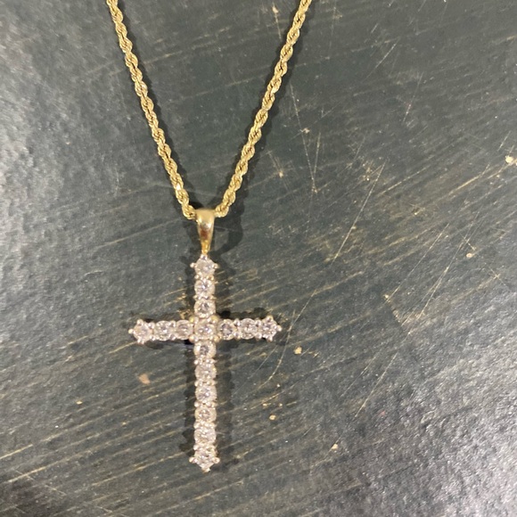 Gold Minimalist Cross Pendant Necklace - Picture 6 of 8